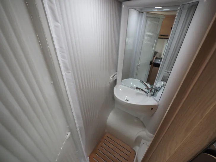 Fahrzeugbild Sunlight V 66, Automatik, Modell 2026! #12