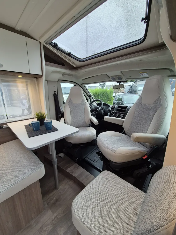 Fahrzeugbild Carado V132 pro+ *TV-Paket*Bettumbau* #14