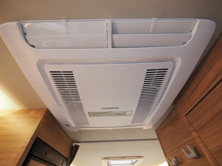 Fahrzeugbild Weinsberg CaraCompact 600 MEG Edition Pepper, Autom. #11