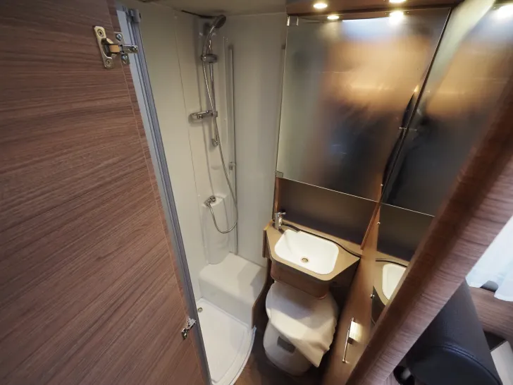 Fahrzeugbild Weinsberg CaraCompact 600 MEG Edition Pepper, Autom. #12