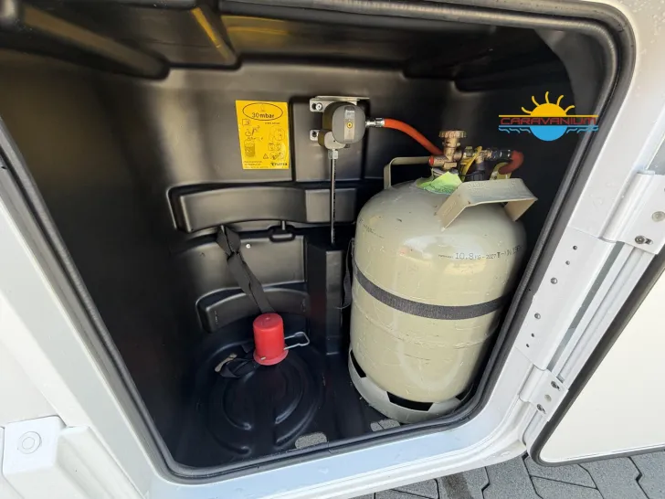 Fahrzeugbild Rimor Sarus 98 P*Einzelbett*Markise*Fahrradt #11