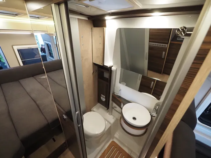 Fahrzeugbild Laika ECOVIP 645, Rundsitzgruppe, Fahrass., Autom. #15