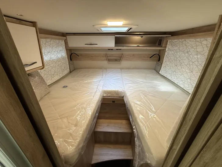 Fahrzeugbild Eura Mobil Profila T PT 726 EF Gold Level - Hubstütze u.v.m #13
