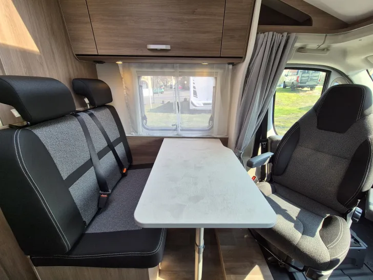 Fahrzeugbild Carado V337 *140 PS Automatik*Holzrost* #17