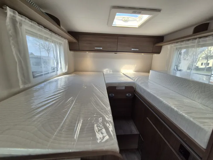 Fahrzeugbild Carado V337 *140 PS Automatik*Holzrost* #29