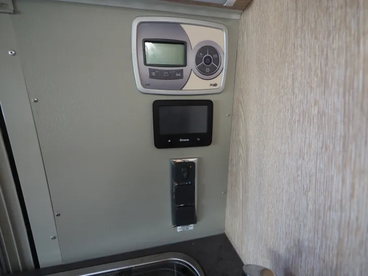 Fahrzeugbild Pössl Vario 545, Busbiker, 200W Solar, Markise, uvm.! #15