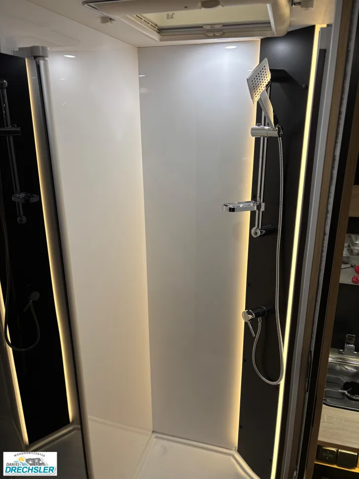 Fahrzeugbild Challenger 270 Graphite Edition #20