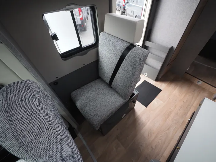Fahrzeugbild Dethleffs Trend T 7057 DBL, Automatik, Loungesitzgruppe #8