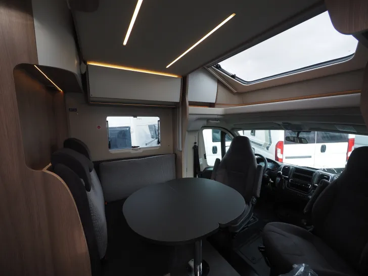 Fahrzeugbild Laika ECOVIP L 2009, Autom., Hubbett, Pro Paket #6