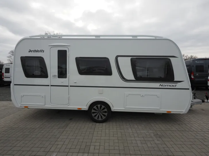 Fahrzeugbild Dethleffs Nomad 460 EL, Wasser/Elektrik/Autark/Styling #2