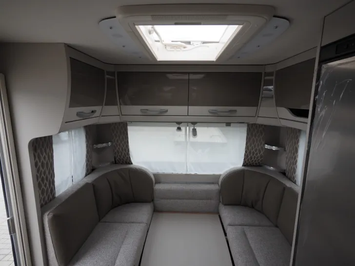 Fahrzeugbild Dethleffs Nomad 460 EL, Wasser/Elektrik/Autark/Styling #6
