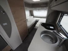 Fahrzeugbild Dethleffs Nomad 460 EL, Wasser/Elektrik/Autark/Styling #16