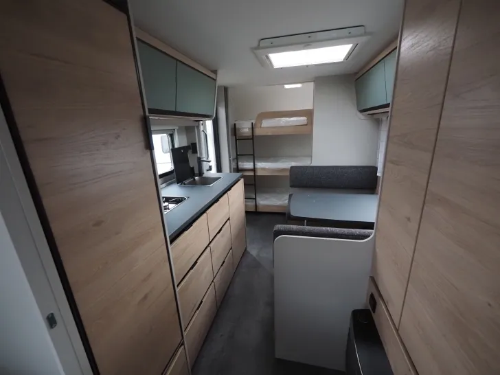 Fahrzeugbild Dethleffs Camper 530 FSK, 3er Stockbett, Stylingpaket #11