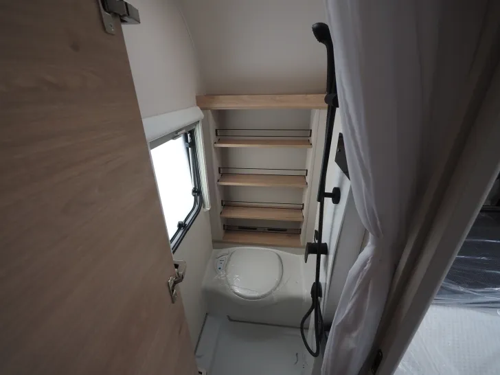 Fahrzeugbild Dethleffs Camper 530 FSK, 3er Stockbett, Stylingpaket #13