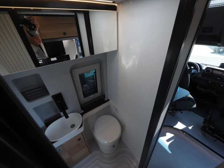 Fahrzeugbild Pössl Roadstar XT, Mercedes Sprinter 4x4, Winterpak. #19