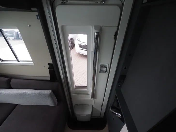 Fahrzeugbild Laika KOSMO L 412 DS #7