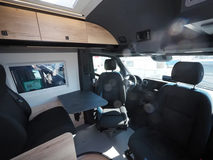 Fahrzeugbild Pössl Roadstar XT, Mercedes Sprinter 4x4, Delta A/T #8
