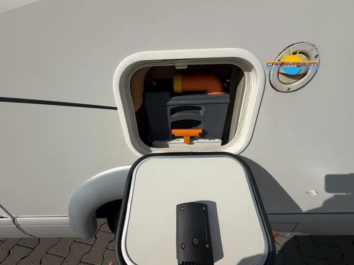 Fahrzeugbild Carthago chic c-line I 38*WENIG KM*AUTOMATIK*3.0L* #10
