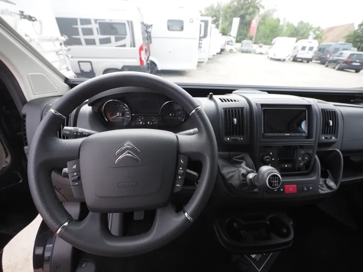 Fahrzeugbild Clever Runner, Skyroof, AHK, 5G, Markise, Navi, umv! #4