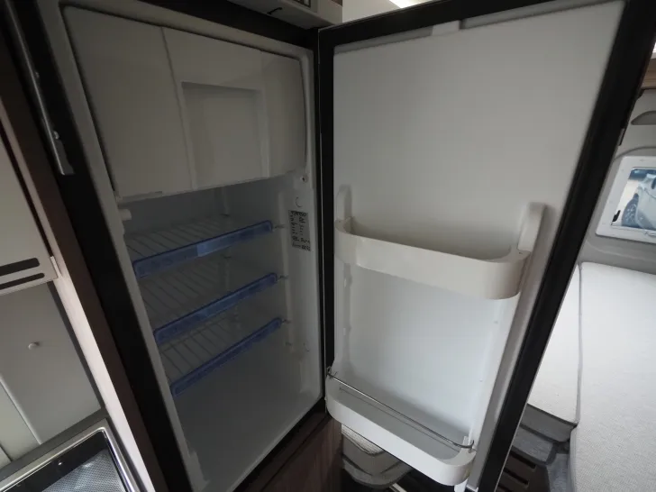 Fahrzeugbild Clever Runner, Skyroof, AHK, 5G, Markise, Navi, umv! #10