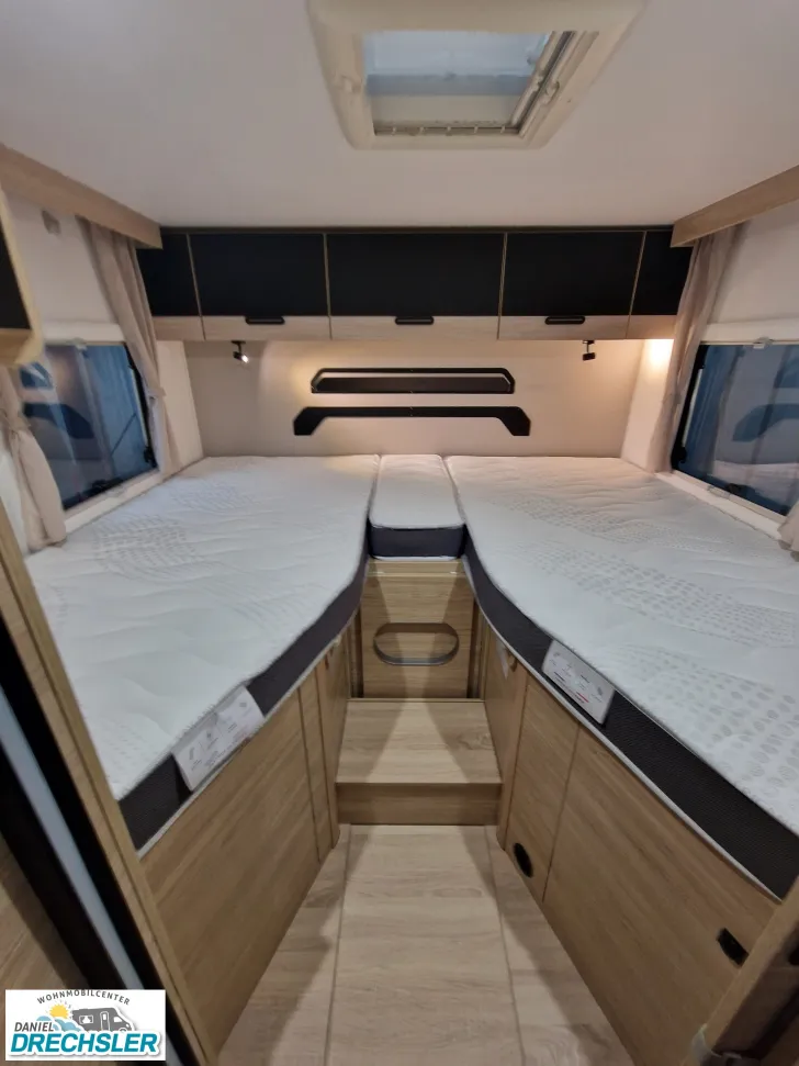 Fahrzeugbild Challenger 317 Graphite Edition #13