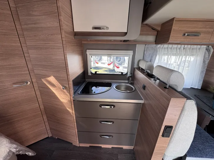 Fahrzeugbild Weinsberg CaraSuite 650 MF *TV- Smart-Paket*ACC*Hubbett* #11