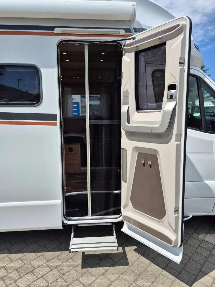 Fahrzeugbild Weinsberg CaraCompact Suite 640 MEG MB EDITION [PEPPER] #7