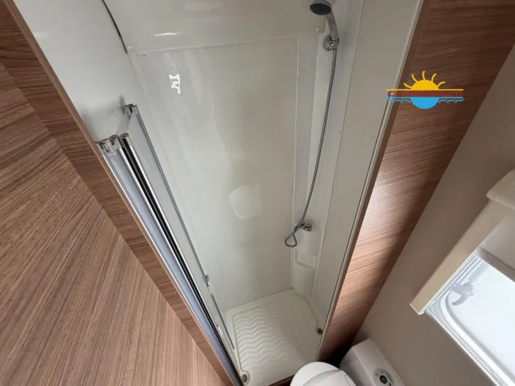 Fahrzeugbild Weinsberg CaraSuite 650 MF*SOLAR*NAVI*LUFTFEDERUNG* KLIMA #22