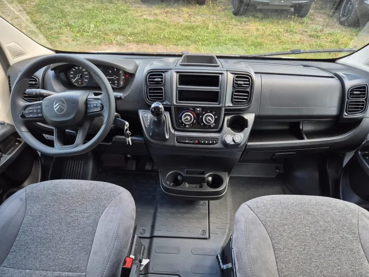 Fahrzeugbild Carado V347 *Holzrost*90L-Tank*2. Außenstauraumkla.* #10