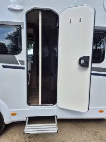Fahrzeugbild Carado V347 *Holzrost*90L-Tank*2. Außenstauraumkla.* #40