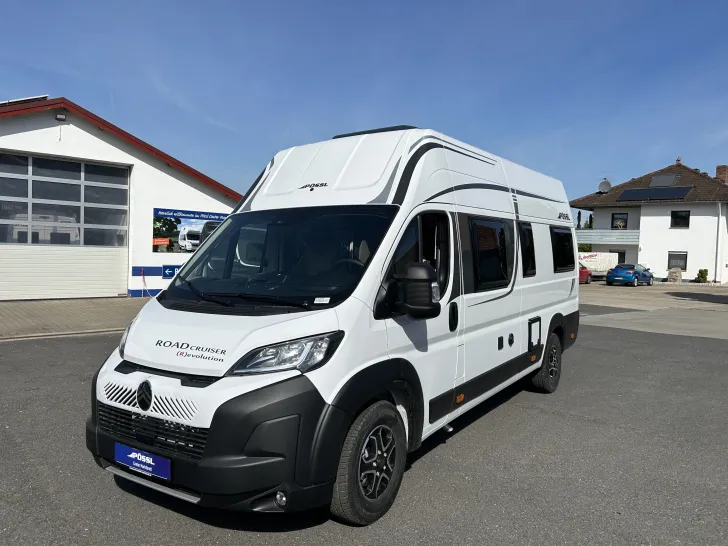 Fahrzeugbild Pössl Roadcruiser Revolution, Zusatzbetten, Isofix #2