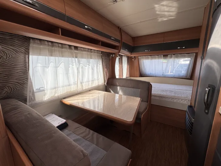 Fahrzeugbild Hobby De Luxe 490 KMF #6