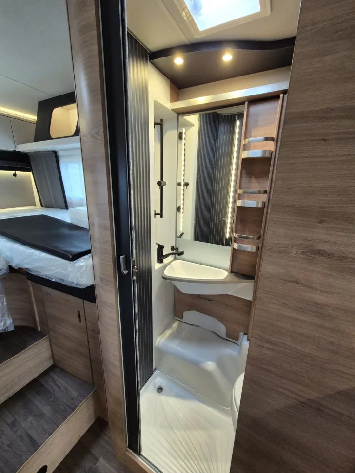 Fahrzeugbild Knaus L!VE / LIVE Wave 650 MEG *Black-Selection* #24