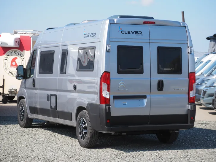 Fahrzeugbild Clever Spirit, Skyroof, D+E Heizung, 6m-Längsbetten #4