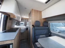 Fahrzeugbild Clever Spirit, Skyroof, D+E Heizung, 6m-Längsbetten #9