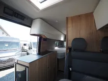 Fahrzeugbild Clever Spirit, Skyroof, D+E Heizung, 6m-Längsbetten #10