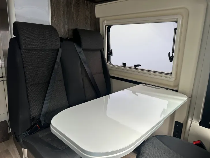 Fahrzeugbild Westfalia Columbus 540 D 160 PS #11