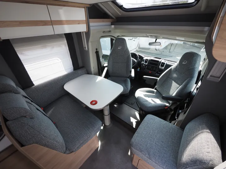 Fahrzeugbild Dethleffs Just Camp T 7052 EB, Hubbett+Isofix, Markise #6