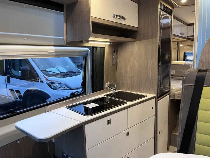 Fahrzeugbild Pössl Roadcruiser, 3. Bett, Markise, Winterpaket, uvm. #15